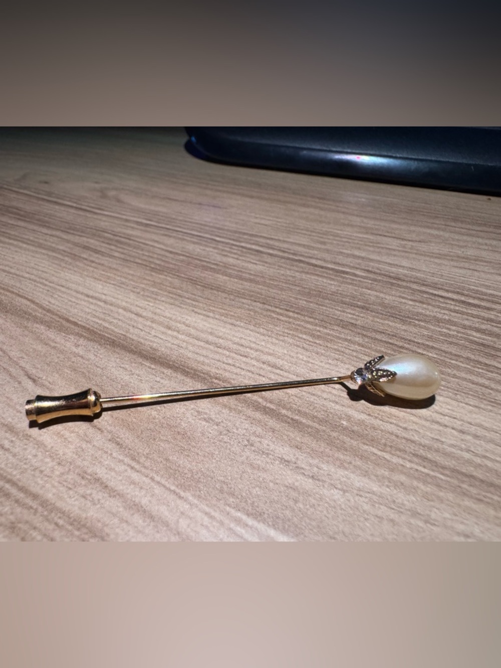 Vintage Teardrop Pearl Stick Pin Lapel
Hat Gold Tone